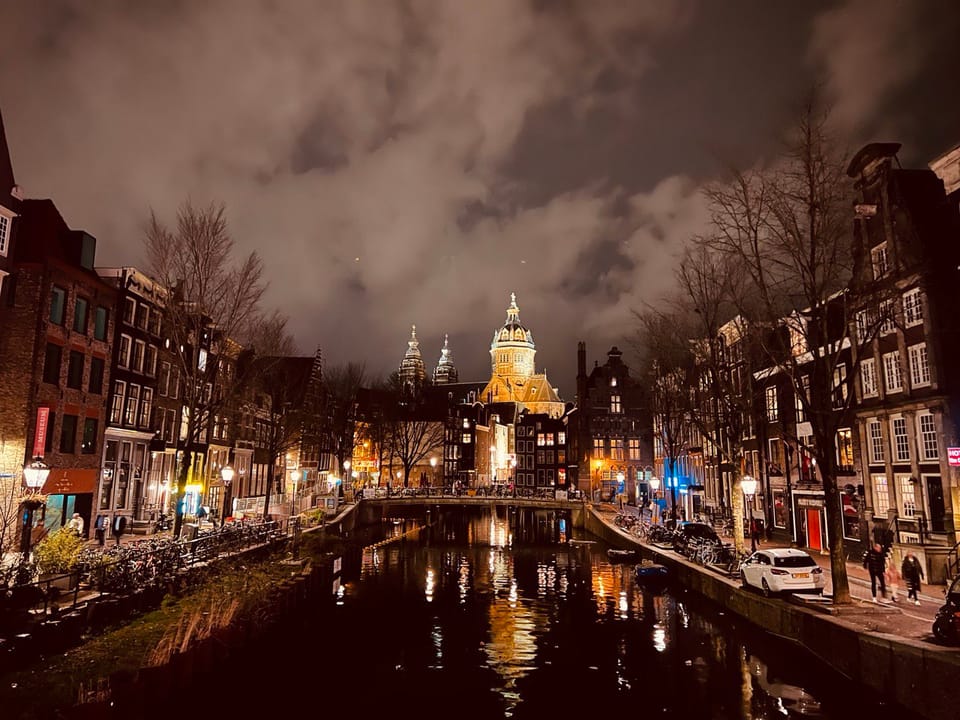 Navigating through the Dutch Metropolis